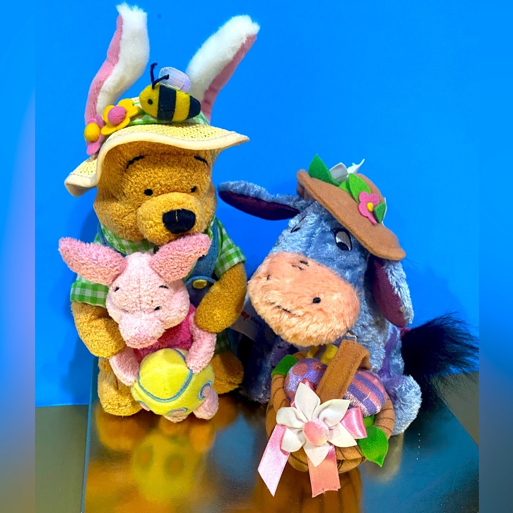 DISNEY STORE NWT WINNIE THE POOH, PIGLET & EEYORE 90s EASTER BEAN BAG PLUSH 8”